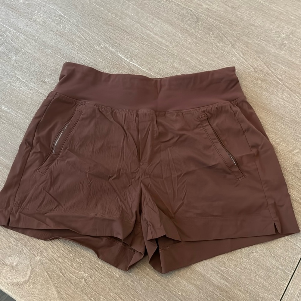 Athleta Trekkie short